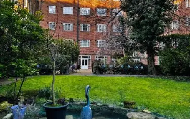 Vincent House London Residence