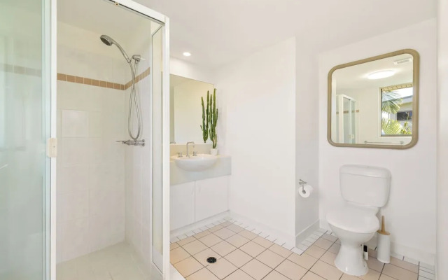 Azure Cove 2BRM in Miami