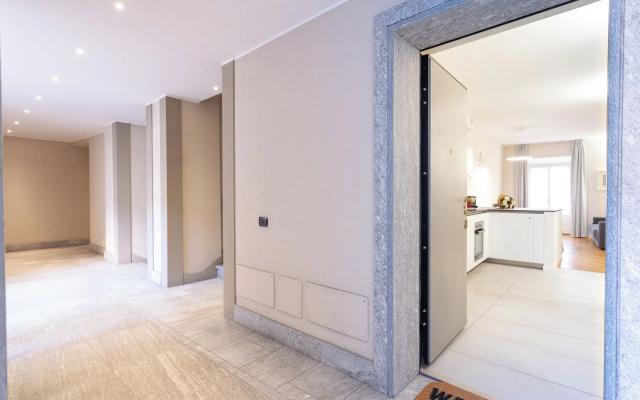 White Flat in Como City Center by Rent all Como
