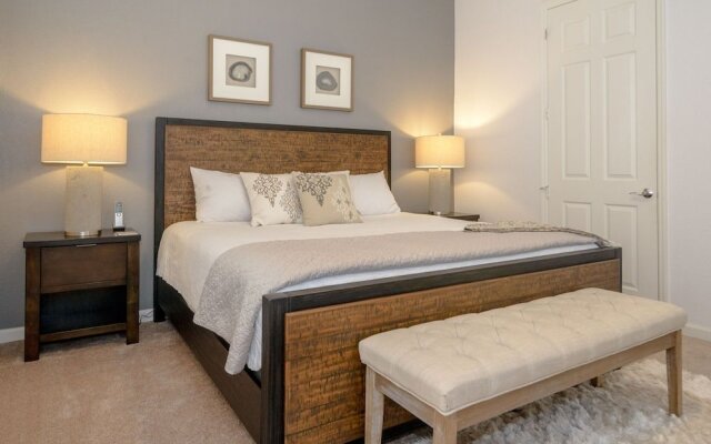 Casa Del Lago Penthouse 3 Bedroom Condo by RedAwning