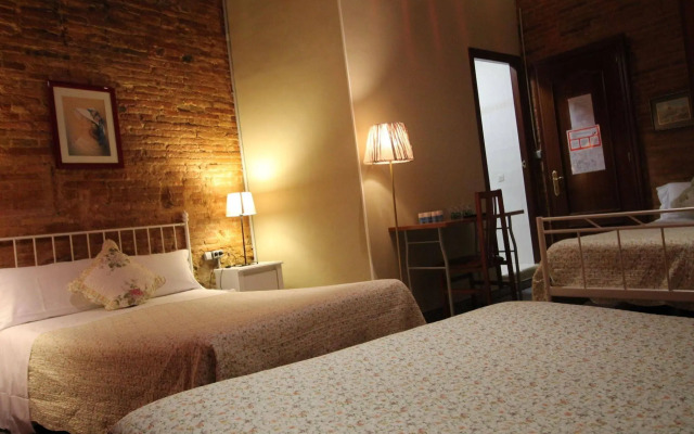 Hostal Orleans