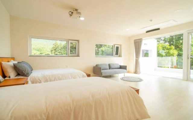 Jeju Camp Harris Spa Pension