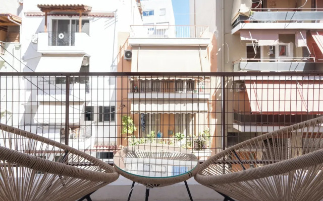 Classic Apartment in Piraeus, walk to Zeas Marina