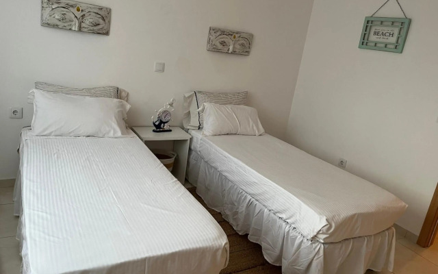 Bright, luxury and modern less than 500m -Beach