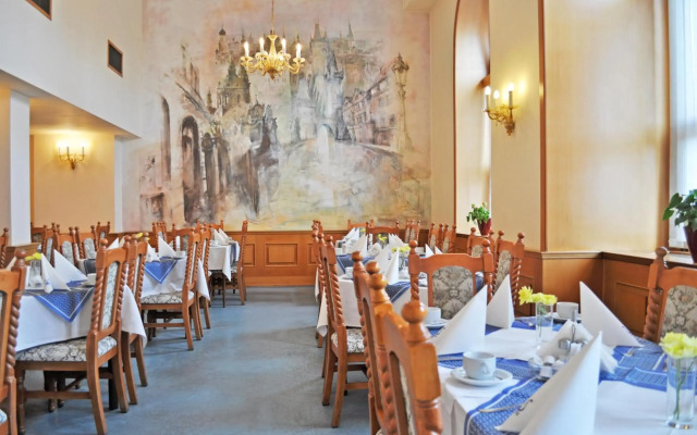 Opera Hotel