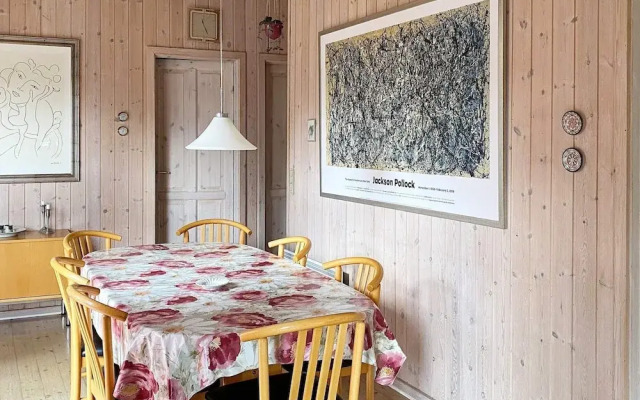6 Person Holiday Home in Blavand