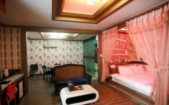 MK Hotel