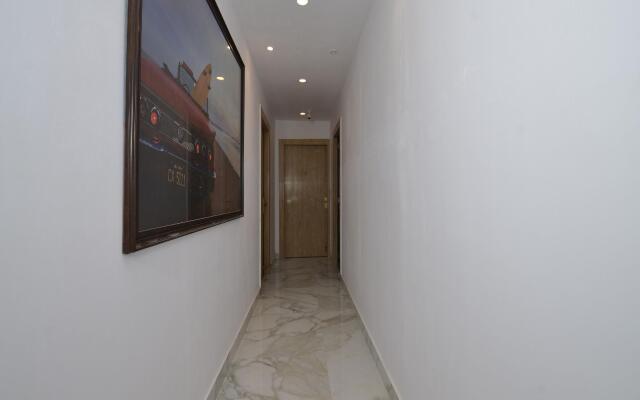 OYO Townhouse 539 Transit Express