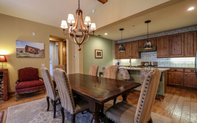 Snowcreek Vii #1503 3 Bedroom Condo