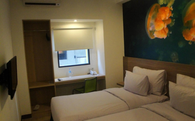Top Hotel Manado – Guest Rooms – Manado