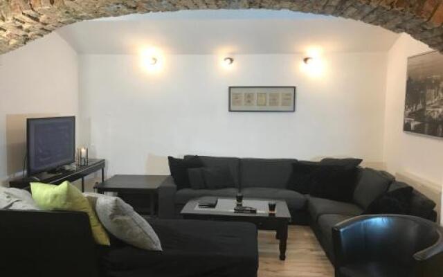 Big Homebase with Billardtable