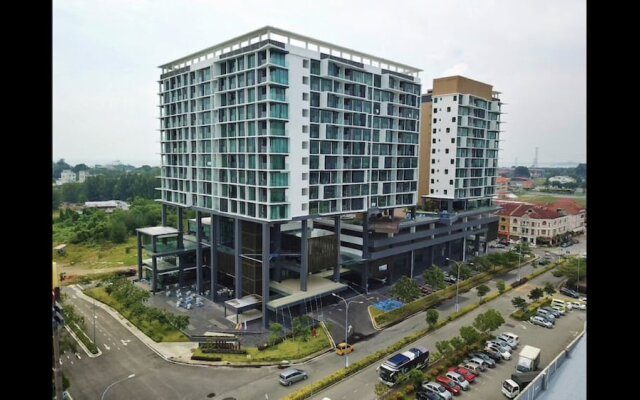 D'Wharf Residence @ Pd Waterfront Balcony View by Airplan