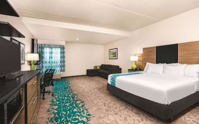 La Quinta Inn & Suites by Wyndham Cleveland TN