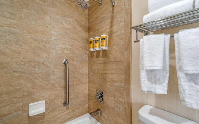 Best Western Plus Carpinteria Inn