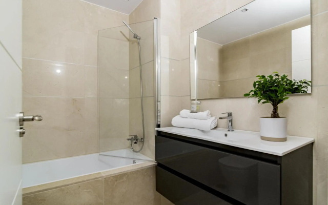 DJC - Modern 2 bedroom apartment close to beach