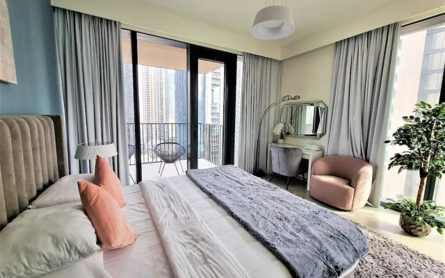 Luxurious Downtown Apt with balcony & View