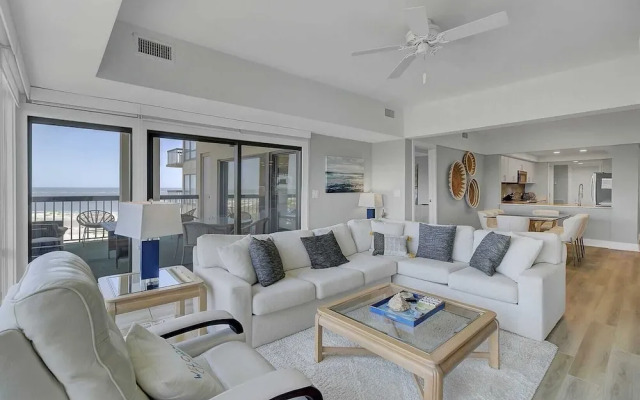 1408 Ocean Club by Avantstay Oceanfront Home w/ Amazing Views!