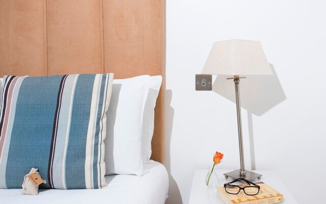 Bright Luxurious 2BR near Canary Wharf