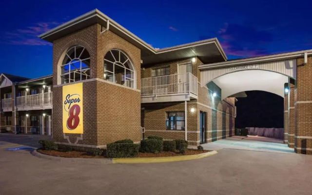 Super 8 Cabot