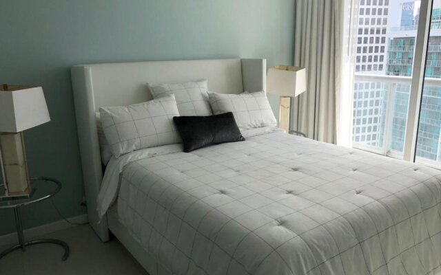 Luxury 5star Condo at 34th floor Icon Brickell 1 bed one bath