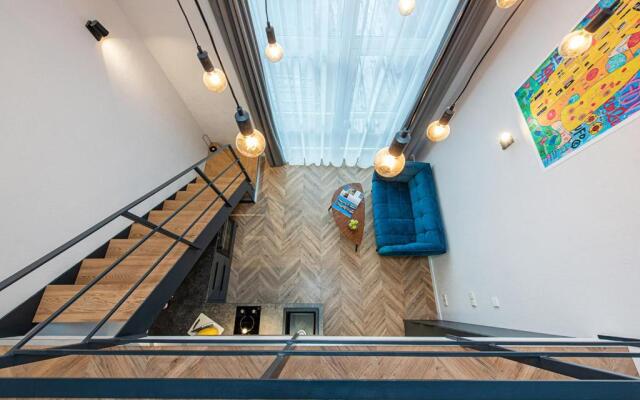 Brand New Apartment w-garage parking, by Cohost