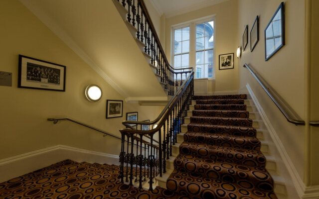 Leopold Hotel