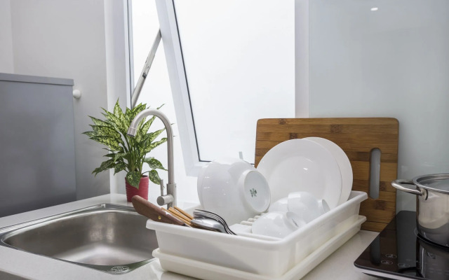 Sandy Apartment - Walk to the beach