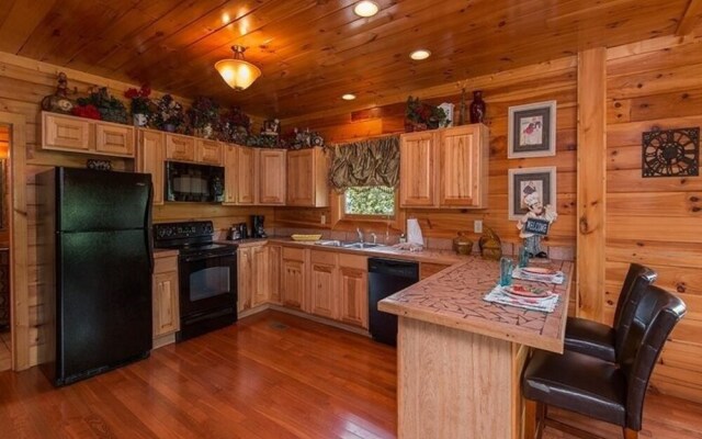 Splash Country 4 Bedrooms 4 Bathrooms Cabin