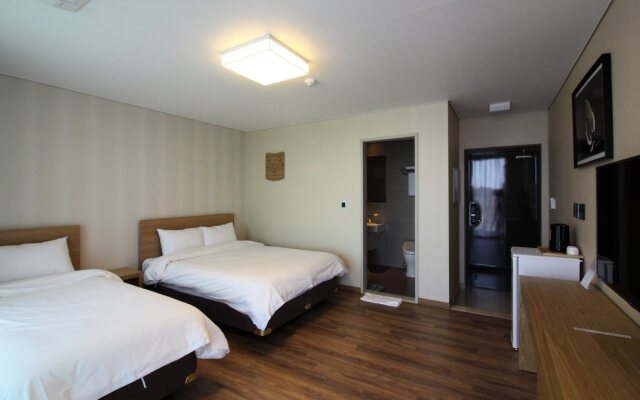 Suave Hotel