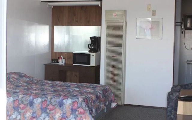 Raval Paradise Motel & RV Park