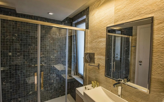 Swell Boutique Hotel