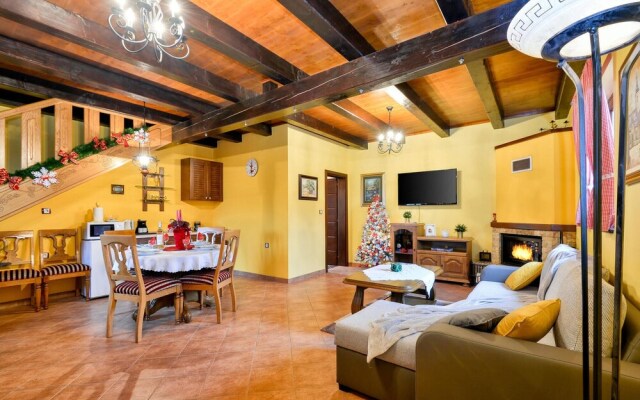 Awesome Home in Adamovec With 2 Bedrooms, Sauna and Wifi