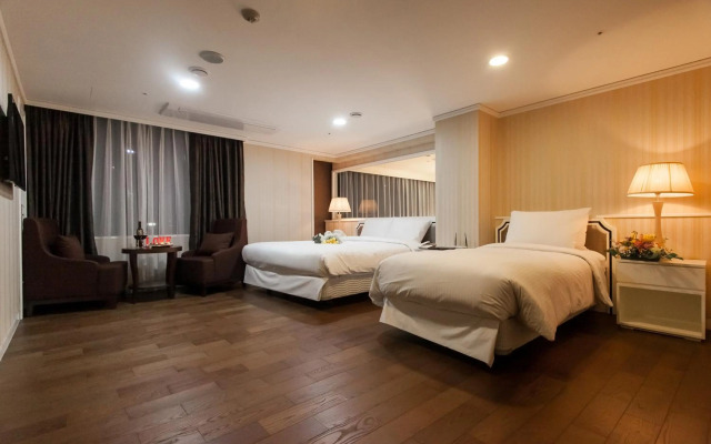 Pharos Hotel
