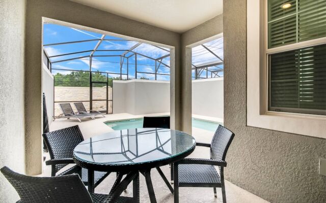 Cool & Modern 4 Ved Storey Lake Pool Home 4911wind