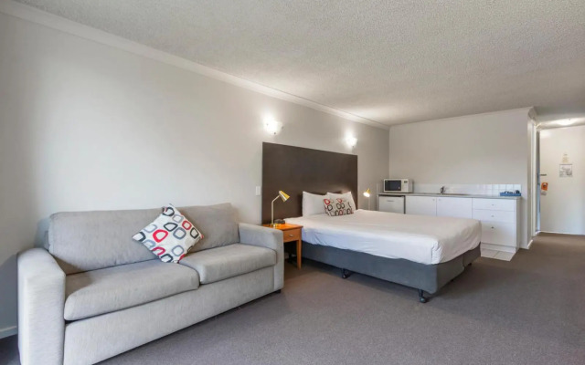 Knox International Hotel & Apartments