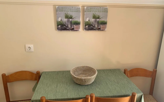 Zeusplace Spacious Apartment Private Parking