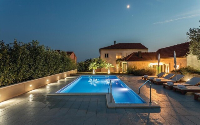 Amazing Home in Split With Wifi and 5 Bedrooms