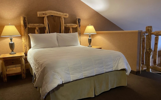 Elkwater Lake Lodge and Resort