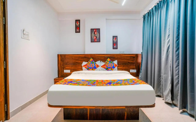 Fabhotel Crystal Inn