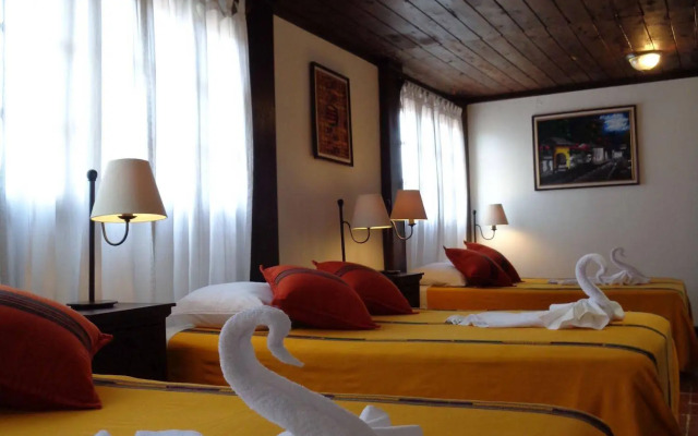 Las Camelias Inn