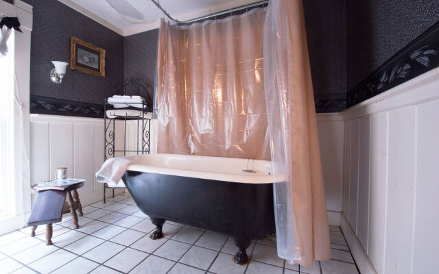 Munzesheimer Manor B&B