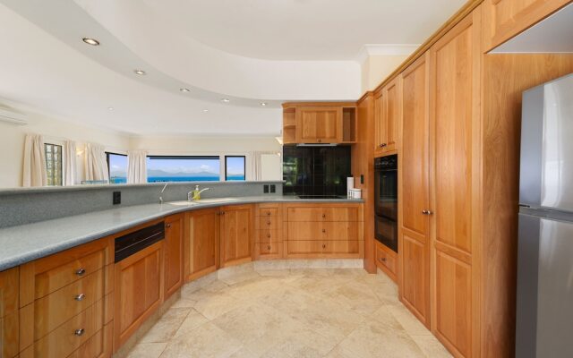 Lake View Luxury