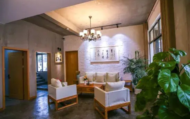 Lanting Sushe Homestay