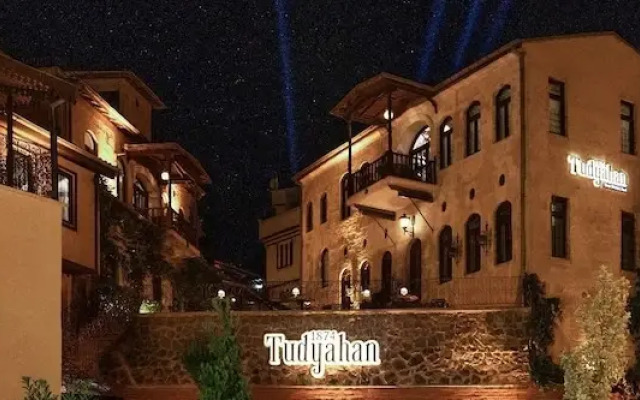 Tudyahan 1874 Hotel