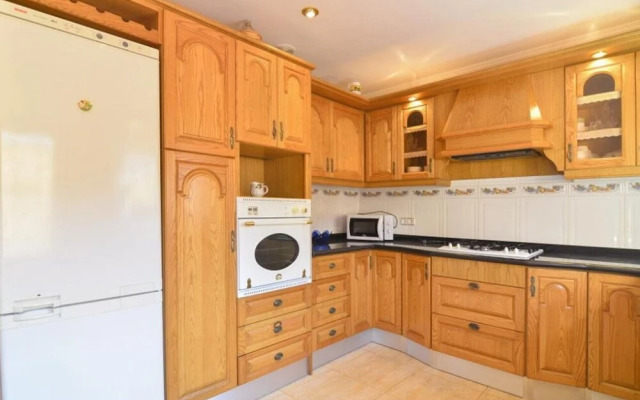 Villa - 5 Bedrooms with Pool - 105024