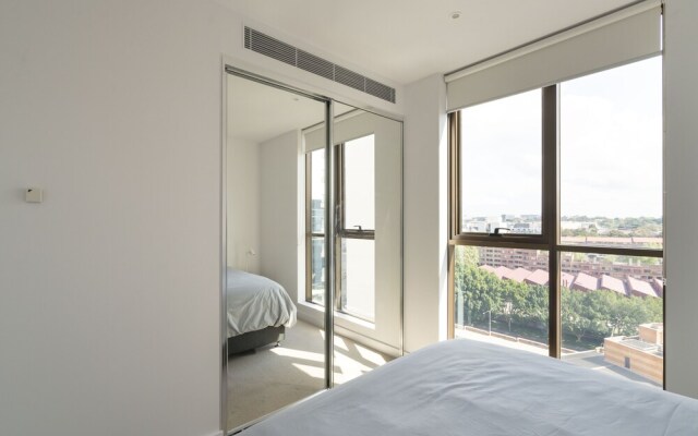 Modern Apartment in Darling Harbour