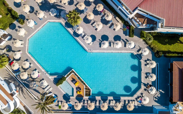 Hotel Niriides Beach