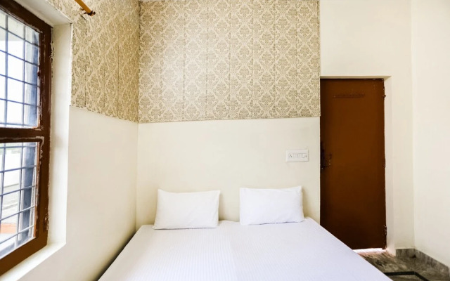 SPOT ON 29521 Arora Guest House