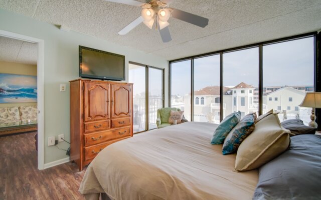 Beautiful Brigantine Condo w/ Patio & Beach Access