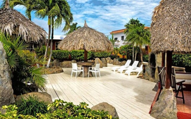 Sea Breeze Ocean, Studio 7 at Mangel Halto Beach